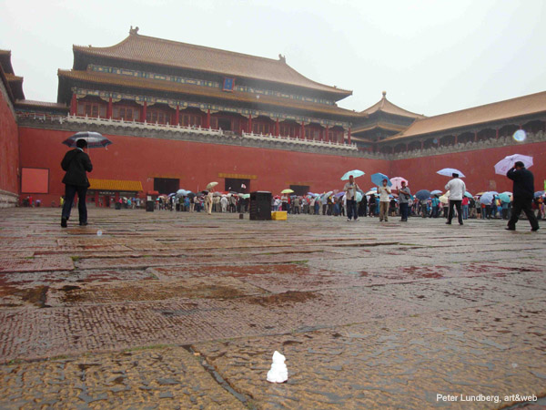3d_off to visit the emperor_2010-09-17_No-2010-241