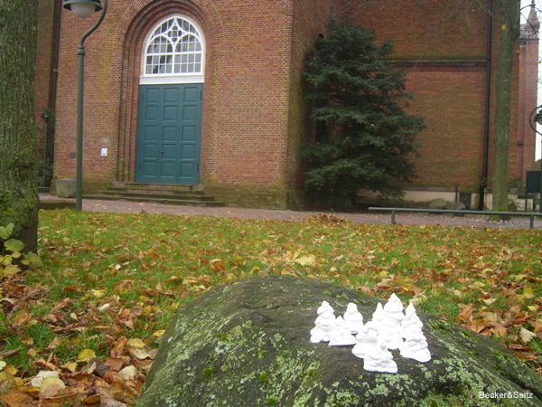 Esens Kirchplatz mit St. Magnuskirche 