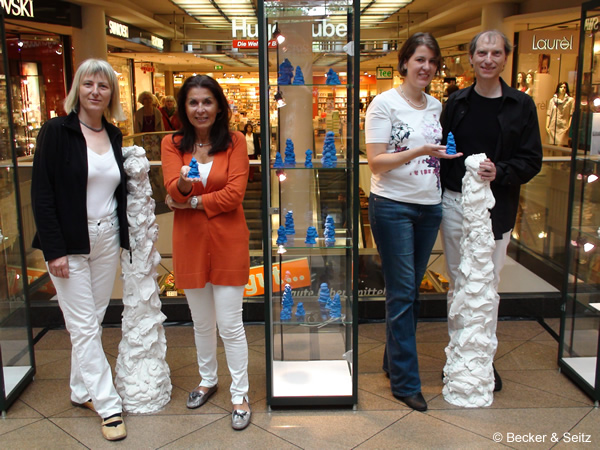 &Uuml;bergabe der Visitors an die K&ouml;nigsgalerie Kassel Visitor-Aktion zur d13